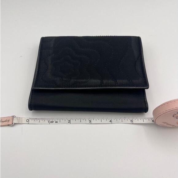 Mont Blanc Women's Snap Front Quilted Wallet Black - Picture 11 of 11
